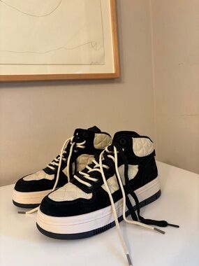 Lonza Crue Sneakers - Size 9